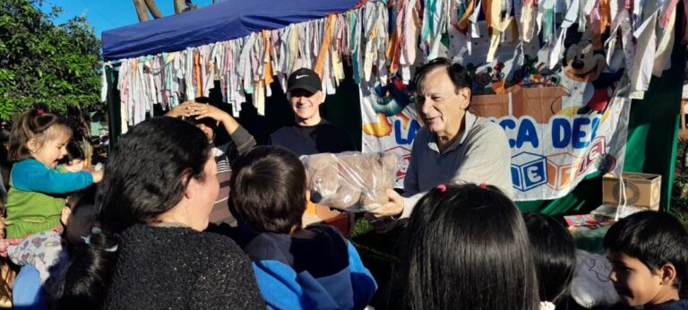 Con juegos y regalos, la Clínica del Juguete agasajó a los niños en el merendero de El Porvenir 2 imagen-35