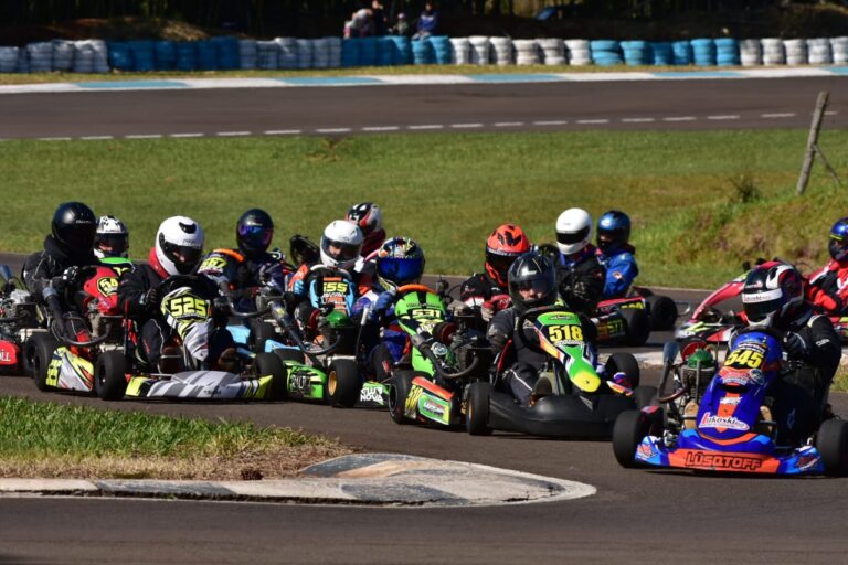 Karting: grandes carreras cerraron la cuarta fecha en Oberá imagen-49