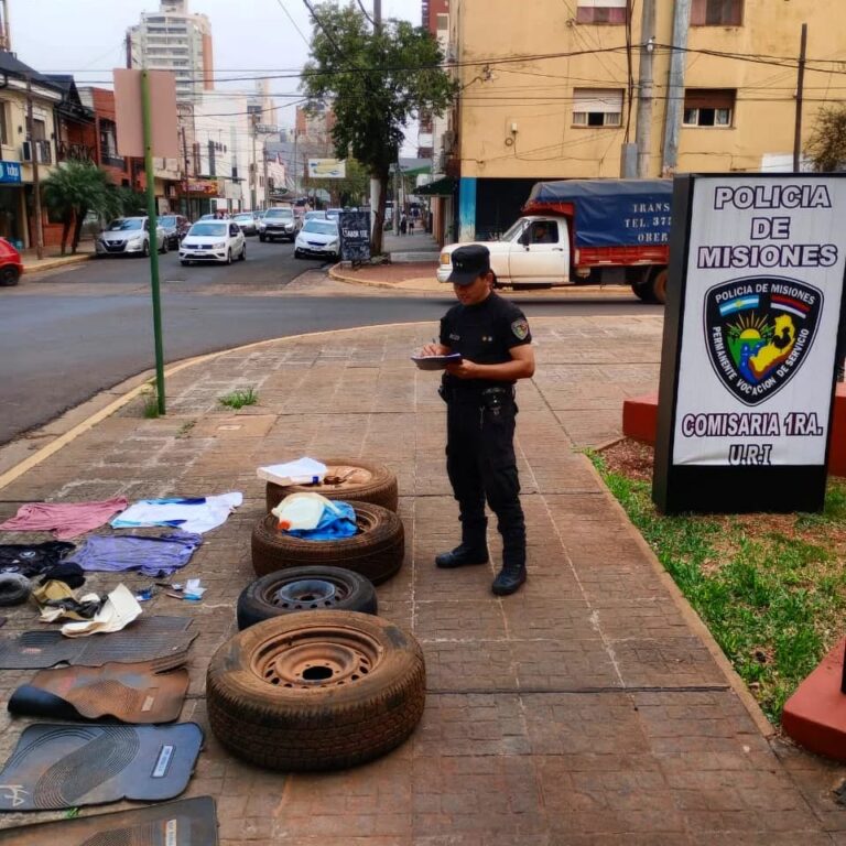 Captados en cámaras: Capturaron a dos hombres y les secuestraron un vehículo con ruedas robadas imagen-47