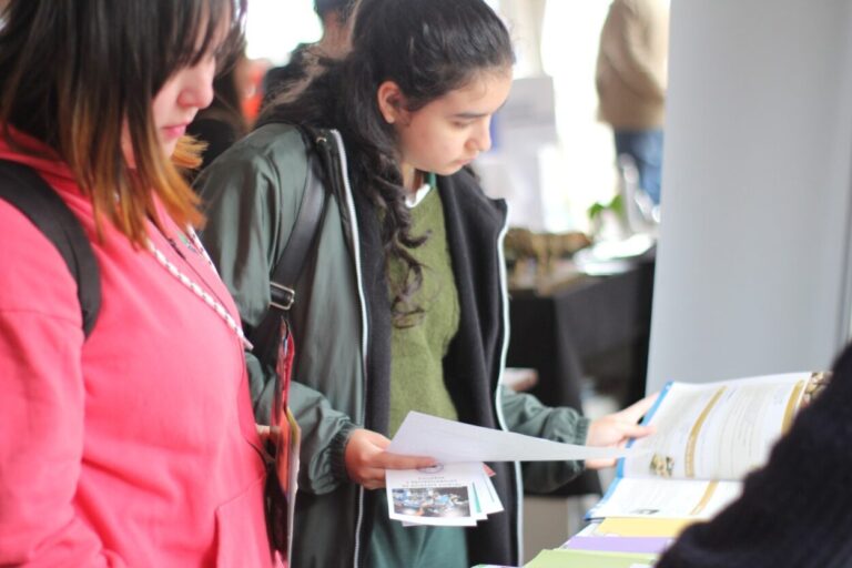 Un académico habló de la necesidad de saber utilizar la tecnología en el aprendizaje imagen-48