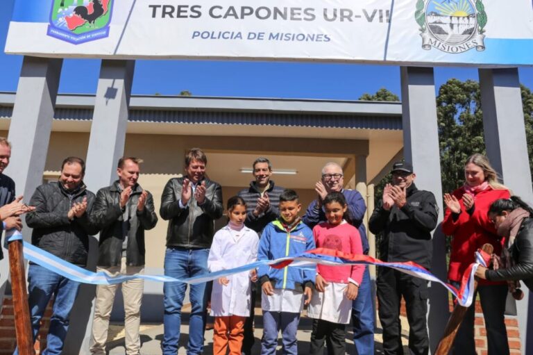 Passalacqua inauguró la nueva división Comando Radioeléctrico en Tres Capones imagen-49