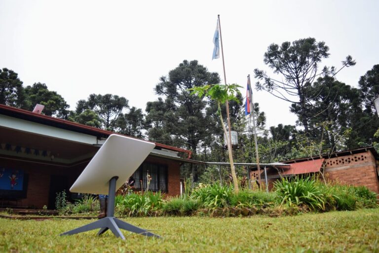 Ya son más de 10 las escuelas de la provincia que cuentan con la instalación de la antena Starlink imagen-29