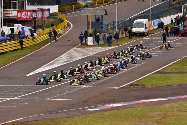 Karting: el Campeonato Misionero corre la quinta fecha en Posadas imagen-15