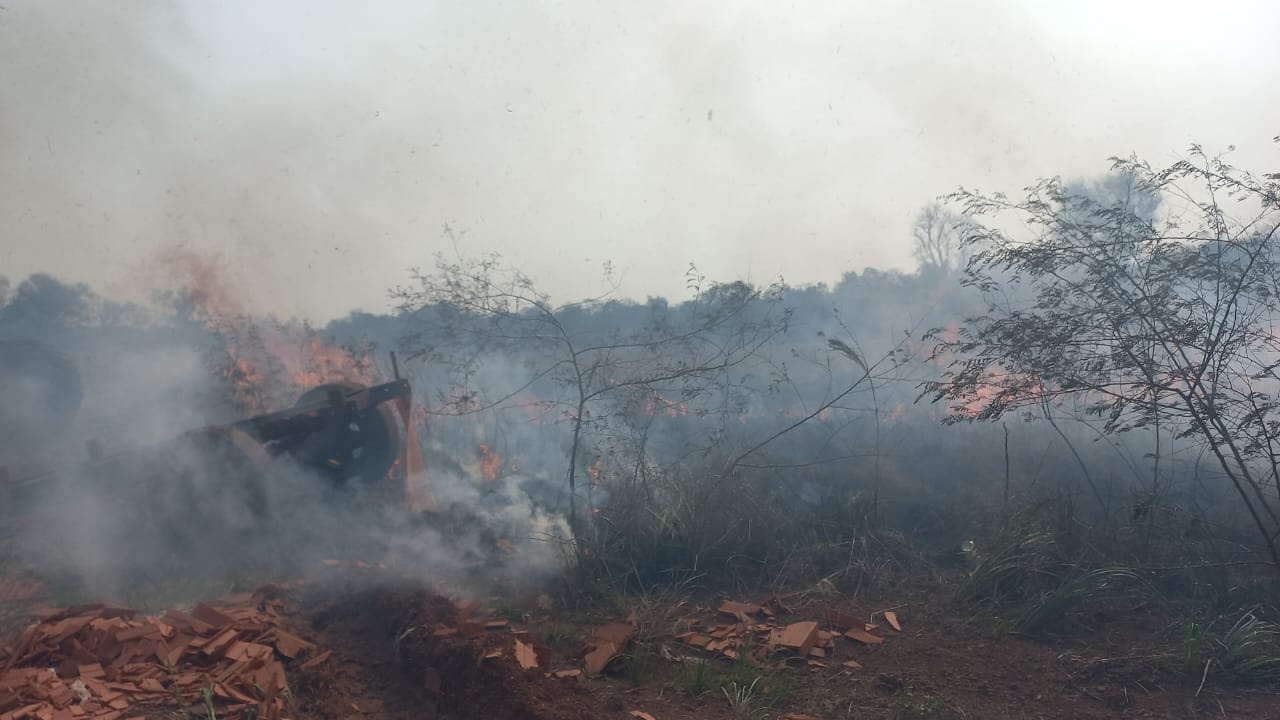 Sofocan incendio de malezas en Santa Ana imagen-2