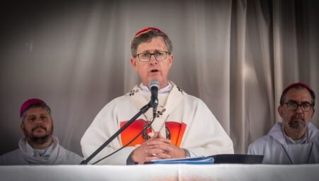 En la misa por San Cayetano, la Iglesia pidió dejar de “discutir en escritorios las cifras de pobreza” En la misa por San Cayetano, la Iglesia pidió dejar de “discutir en escritorios las cifras de pobreza” imagen-3