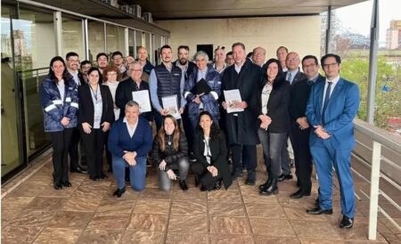 Acuerdan agilizar el paso por el puente San Roque González de Santa Cruz imagen-6