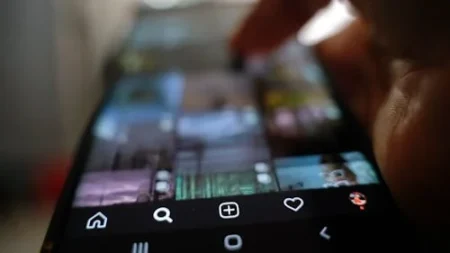 Desplazarse por videos breves en línea, aumenta el aburrimiento, según un nuevo estudio imagen-2