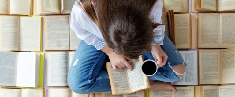 La escritora de "Helado de Chocolate" aseguró que la era digital impulsó la lectura, "hoy en día es más fácil acceder a los libros en papel o en PDF" imagen-42