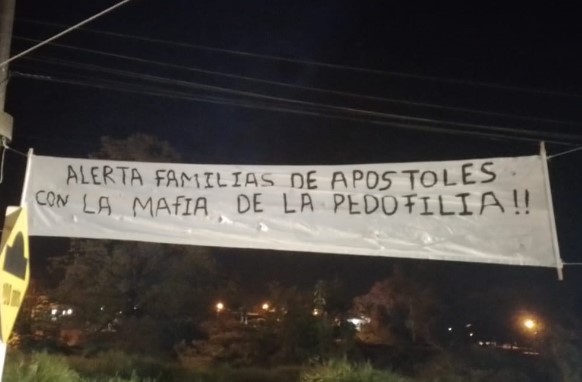 “Alerta con la mafia de la pedofilia”, Apóstoles amaneció con carteles en repudio al prófugo puertista Kiczka imagen-2