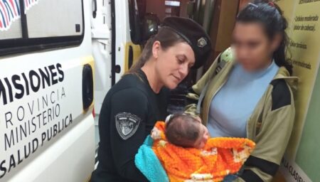 Una Policía del Comando Radioeléctrico reanimó a un bebé que no podía respirar imagen-5