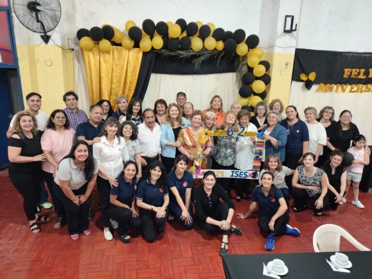 Festejo del 62° aniversario con un encuentro entre docentes, ex docentes y exalumnos imagen-36