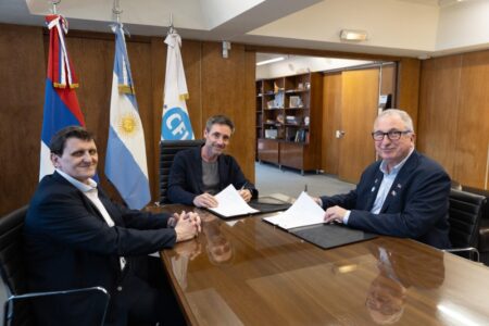 El CFI destinará «créditos blandos» por $2.000 millones para promover la eficiencia hídrica y energética en las pymes de Misiones El CFI destinará "créditos blandos" por $2.000 millones para promover la eficiencia hídrica y energética en las pymes de Misiones imagen-7