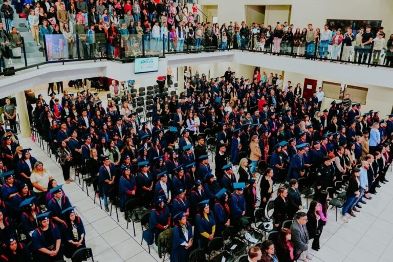 El Sipted celebró junto a egresados de la Zona Centro el primer acto del año 2024 imagen-30