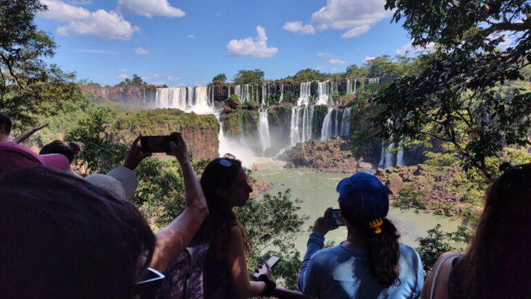 Fin de semana largo: la ocupación hotelera en Puerto Iguazú ya supera el 85% y Posadas el 70%, a nivel país ronda el 70% imagen-6