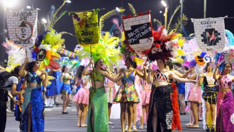 Estudiantina 2024: Escuelas técnicas en la apertura y cierre en la noche inaugural; una fiesta juvenil con 70 años de trayectoria imagen-8