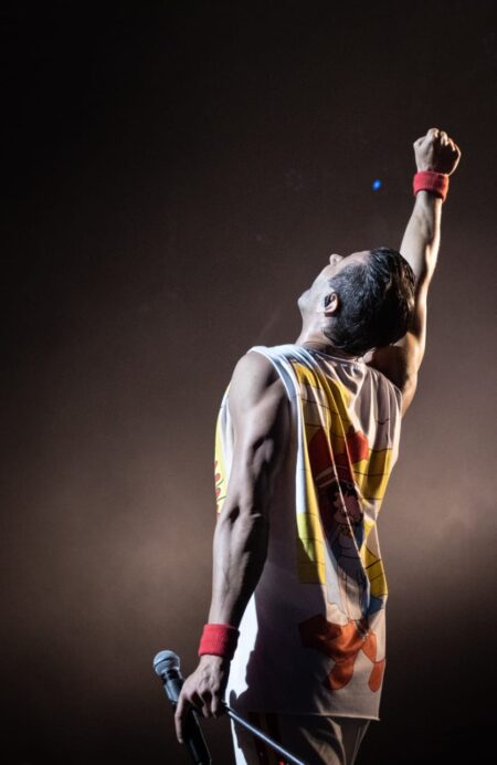 Este fin de semana en Posadas: Tributo a Queen, bandas locales, música romántica y la comedia «Antígona en el Baño» Este fin de semana en Posadas: Tributo a Queen, bandas locales, música romántica y la comedia "Antígona en el Baño" imagen-9