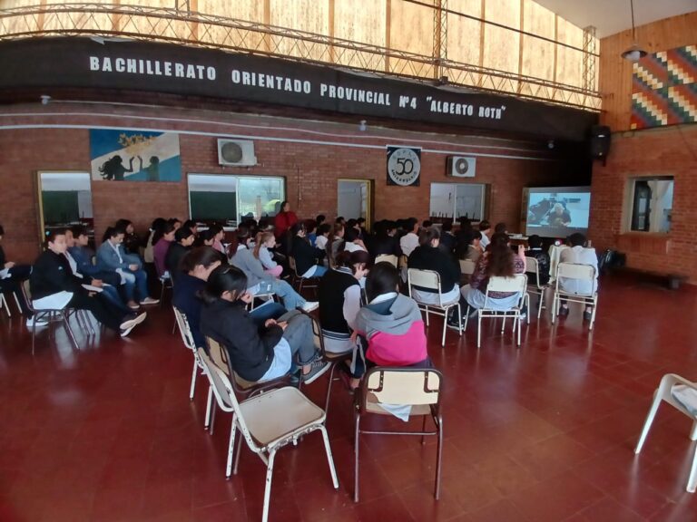 Charlas sobre prevención en Arroyo del Medio y Cerro Azul imagen-40