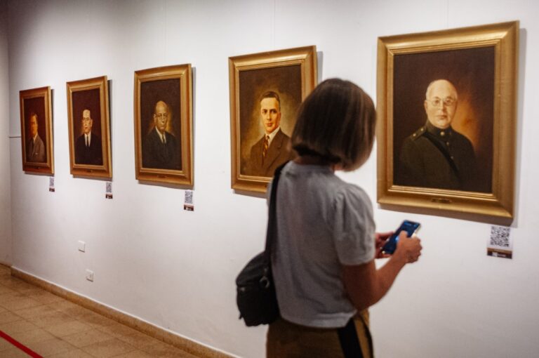 Quedó inaugurada la muestra “Gobernadores” en el Museo Provincial de Bellas Artes Juan Yaparí imagen-33