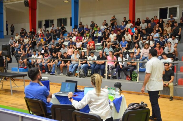 Capacitación con un enfoque integral hacia la salud de deportistas imagen-44