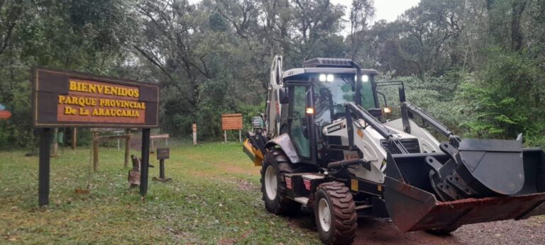 Dotan de maquinaria a parques provinciales de la zona Centro para prevención de incendios imagen-13