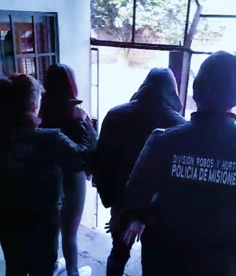 Detuvieron a una pareja delictiva: desmantelaron un búnker donde secuestraron bienes robados y cocaína imagen-8