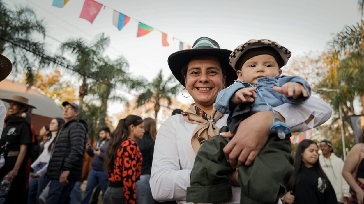 Passalacqua inauguró la 44ta edición de la Fiesta Nacional del Inmigrante en Oberá imagen-8