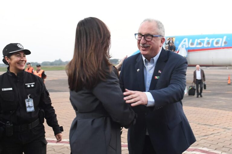 La vicepresidenta Villarruel arribó a Misiones y fue recibida por Passalacqua imagen-18