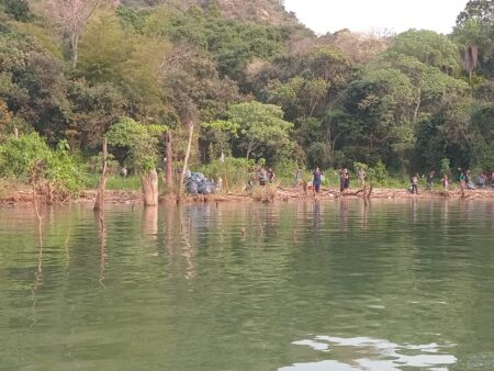 Vecinos e instituciones públicas y privadas se unen en San Ignacio para limpiar un tramo del río Paraná Vecinos e instituciones públicas y privadas se unen en San Ignacio para limpiar un tramo del río Paraná imagen-4