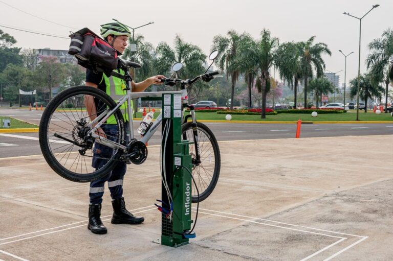 Instalan el primer BiMuBox para reparación de bicicletas en la Costanera imagen-50