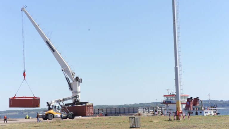 Recibirán a cooperativas y empresarios brasileños interesados en el Puerto de Posadas Recibirán a cooperativas y empresarios brasileños interesados en el Puerto de Posadas imagen-5