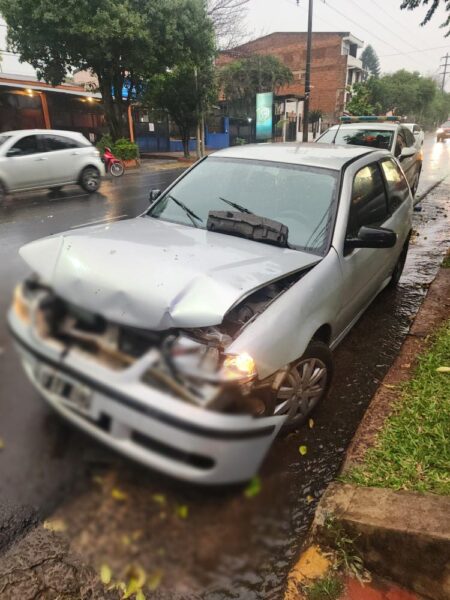 Triple colisión vehicular en avenida de Posadas imagen-5