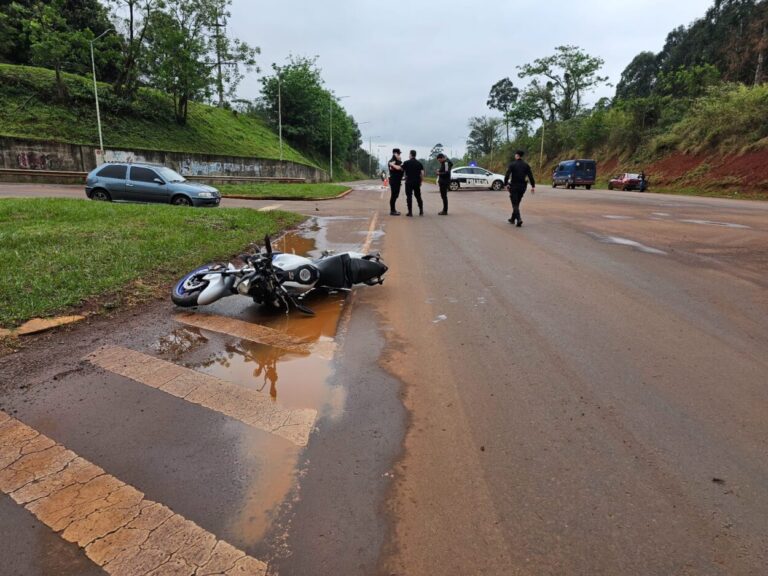 Motociclista resultó lesionado tras chocar contra un auto sobre ruta nacional 14 imagen-15