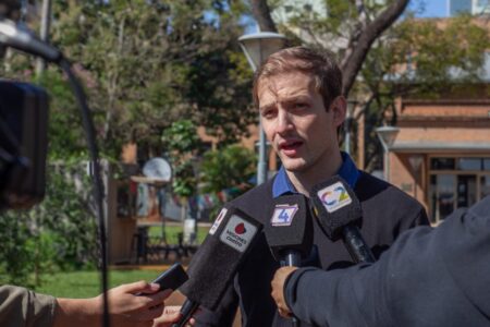 Posadas recibe la primavera con «Brilla Sarita» 2024 en el Parque República del Paraguay Posadas recibe la primavera con "Brilla Sarita" 2024 en el Parque República del Paraguay imagen-4