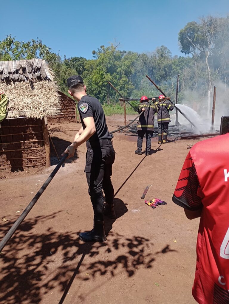 Se incendió la vivienda de una integrante de la comunidad Ivytu Porá imagen-7