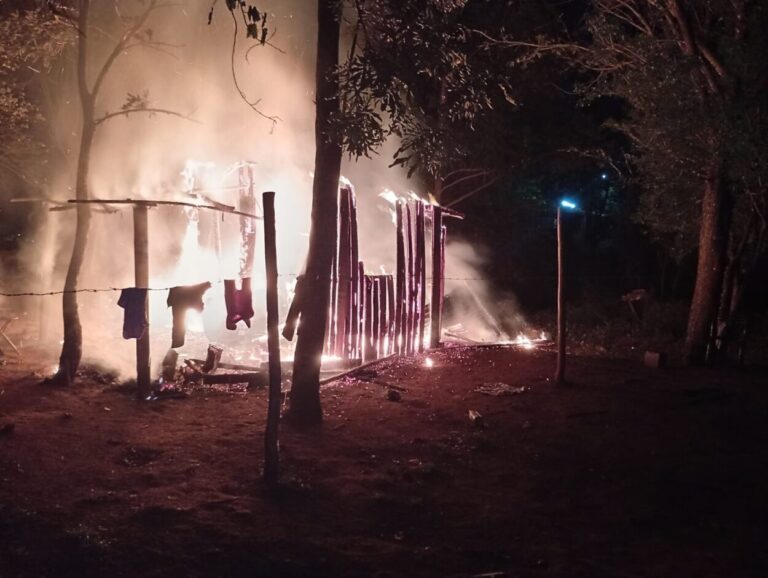 Joven familia de Oberá perdió todo en el incendio de su vivienda imagen-30