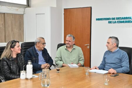 Reunión de la Multisectorial Peronista Misiones con el ministro bonaerense Andrés Larroque imagen-2