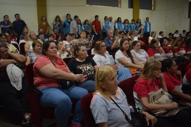 Docentes y directivos de la zona Centro se capacitaron en temáticas relacionadas a la Violencia Laboral imagen-36