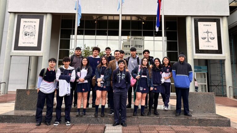 El alumnado del Instituto Génesis recorrió las instalaciones del Edificio de Tribunales imagen-36