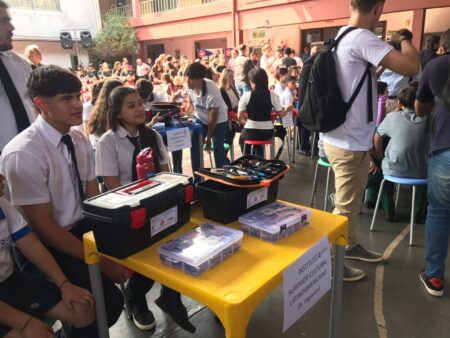 Entornos digitales: en la presentación de Smart Innova entregaron equipos informáticos para Institutos educativos imagen-1