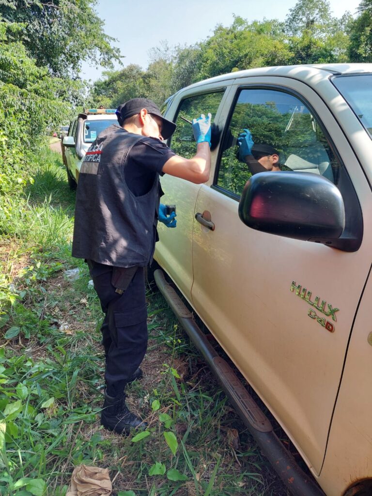 Investigan millonario robo en Iguazú; recuperaron camioneta y moto usados por los delincuentes imagen-27