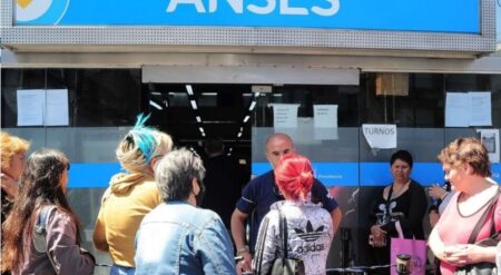 El Gobierno no actualizará el monto del bono de $70.000 para jubilados imagen-6