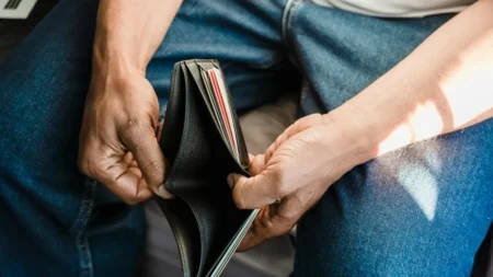 Más del 45% de los argentinos no llega a fin de mes, según Zuban Córdoba & Asociados imagen-2