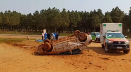 Corrientes: despiste y vuelco por Ruta Nacional 14, una mujer y sus dos hijos menores oriundos de Oberá resultaron con lesiones imagen-6