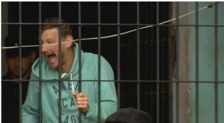 Causa por pedofilia: los particulares gestos de Germán Kiczka durante la visita de sus familiares en la cárcel imagen-9