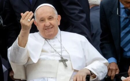 Detuvieron a siete personas por planear un atentado contra el Papa Francisco con flechas y drones Detuvieron a siete personas por planear un atentado contra el Papa Francisco con flechas y drones imagen-4