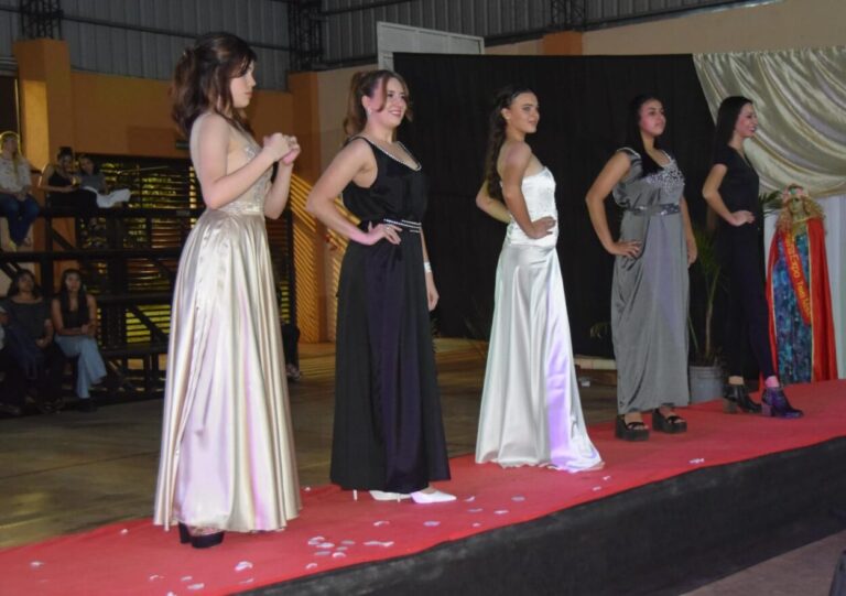 Gran desfile de la Expo Textil en Itaembé Guazú: una noche de moda y creatividad imagen-25