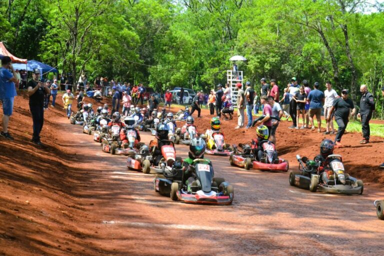 Campeonato Misionero de moto y karting: la 6ta fecha desplegó su espectáculo en Campo Grande imagen-16