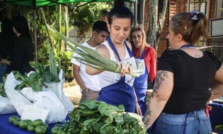 Utep: suman el "Alimentazo" al Operativo Integral de Salud en el barrio Oleritos imagen-49