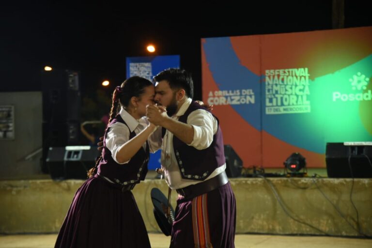Pre-Festivales: Una noche inolvidable de música y danza en Itaembé Guazú imagen-23