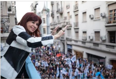 Cristina Kirchner aceptó la postulación a presidir el PJ y llamó a la unidad del peronismo imagen-10